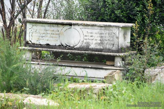 Tombe sans nom